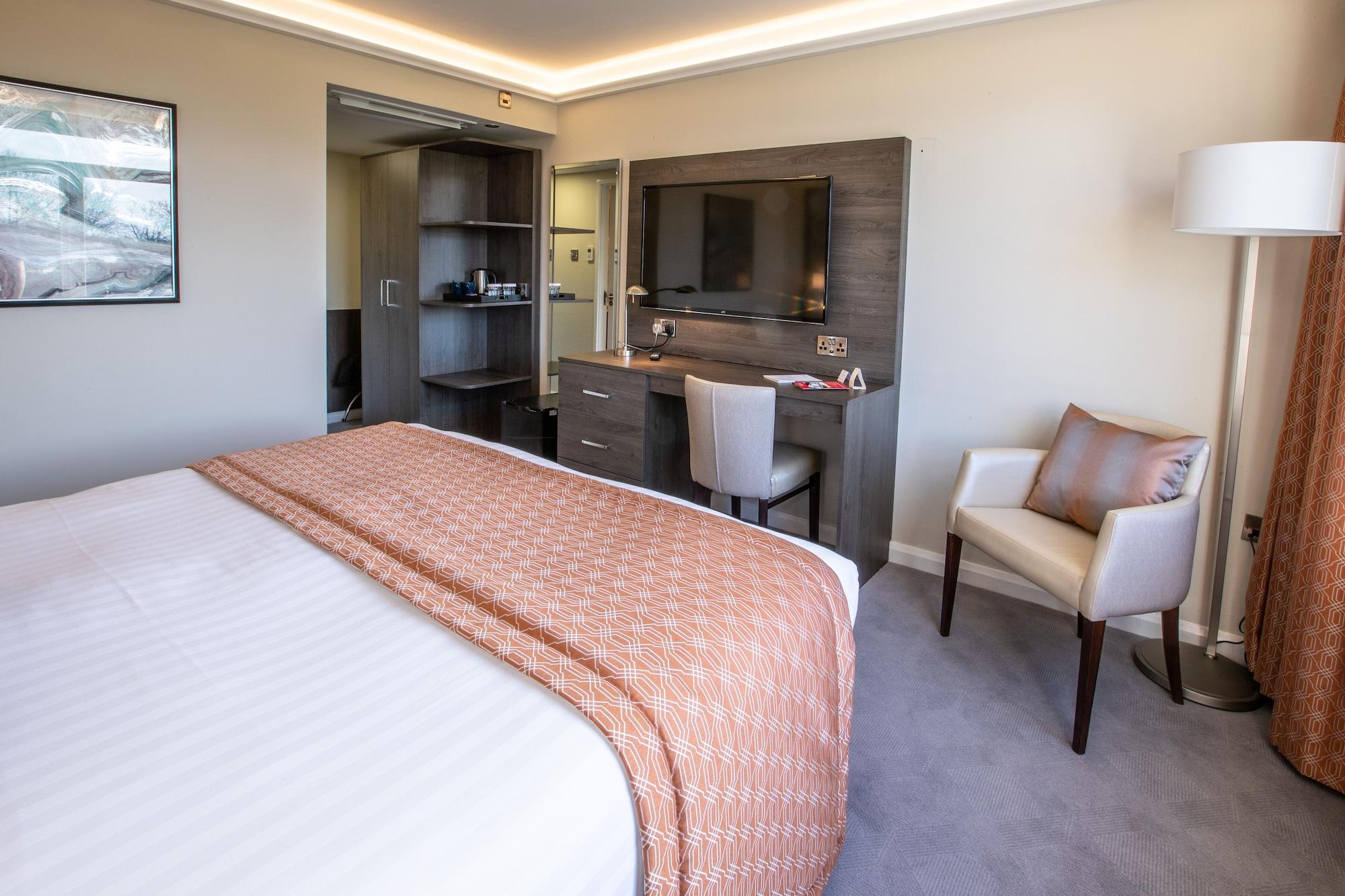 Park Hall Hotel And Spa Wolverhampton Eksteriør billede