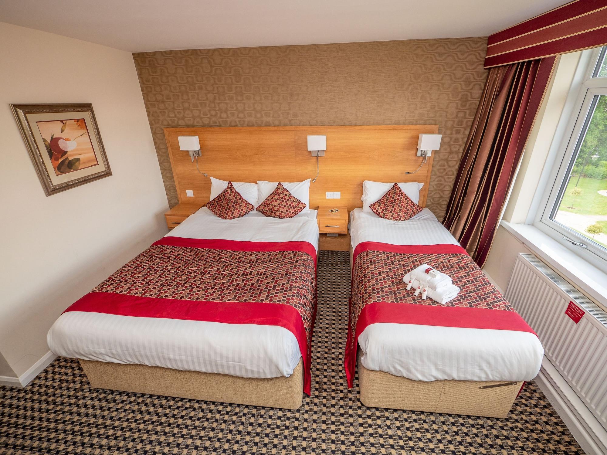 Park Hall Hotel And Spa Wolverhampton Eksteriør billede
