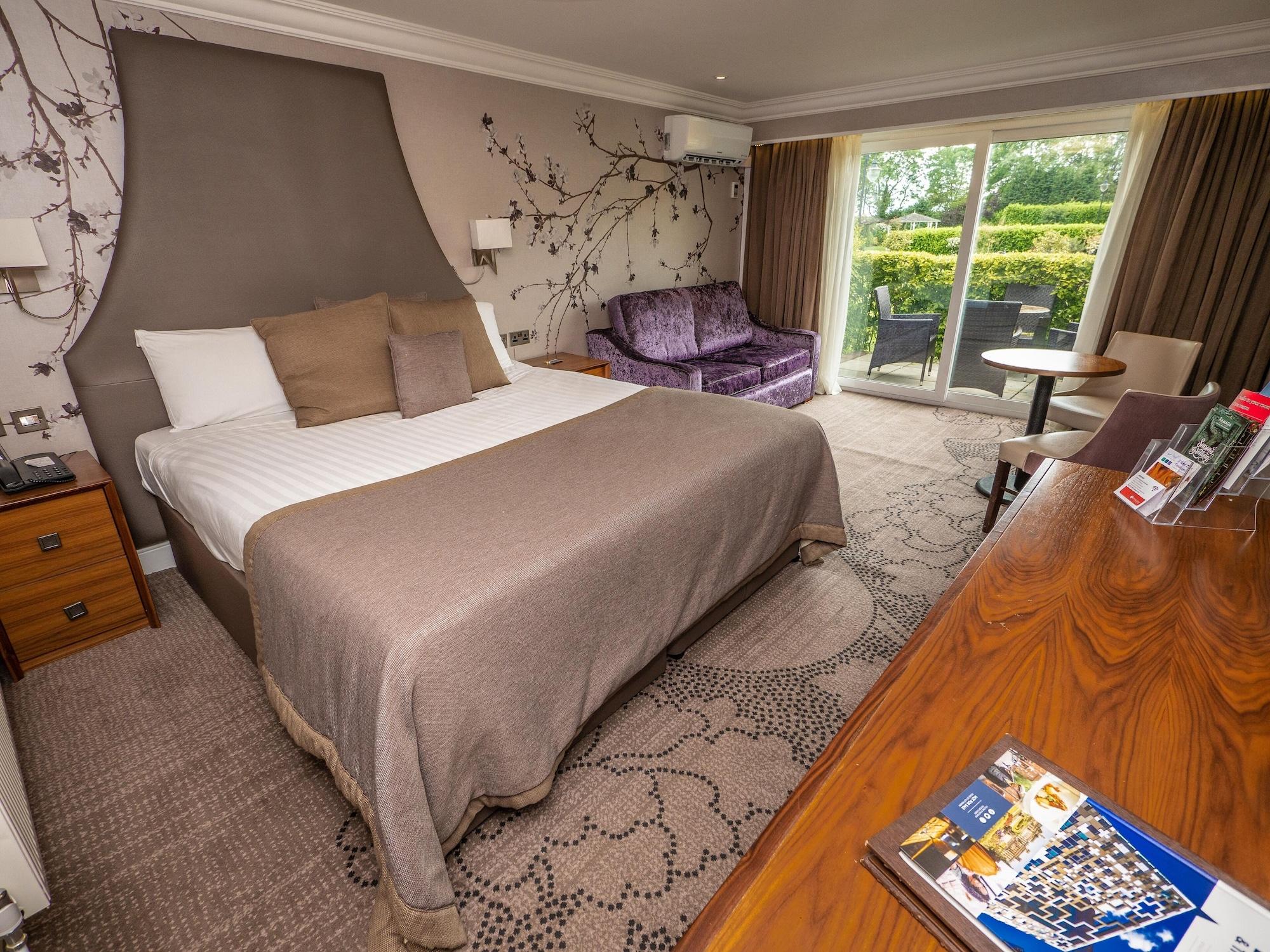 Park Hall Hotel And Spa Wolverhampton Eksteriør billede