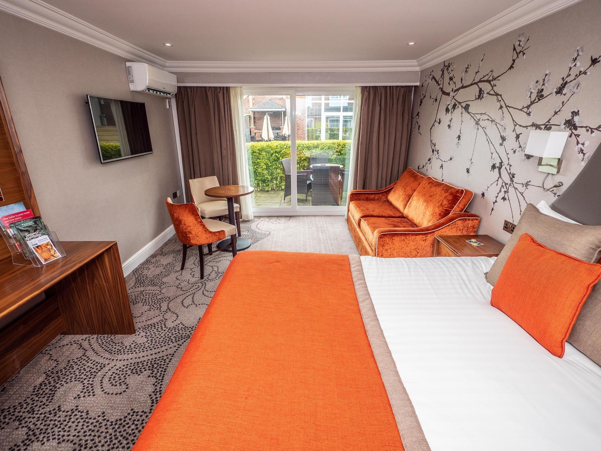 Park Hall Hotel And Spa Wolverhampton Eksteriør billede