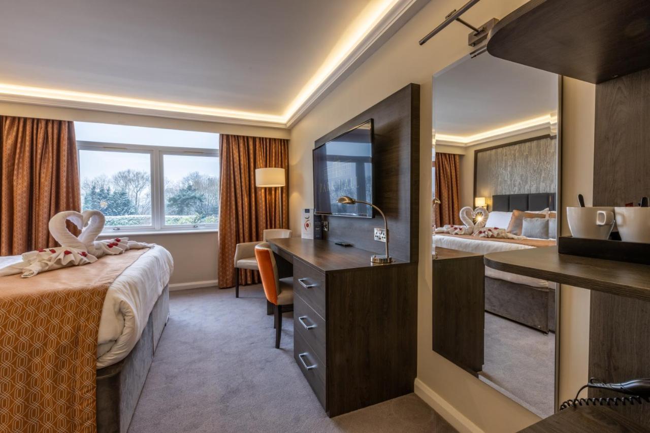 Park Hall Hotel And Spa Wolverhampton Eksteriør billede