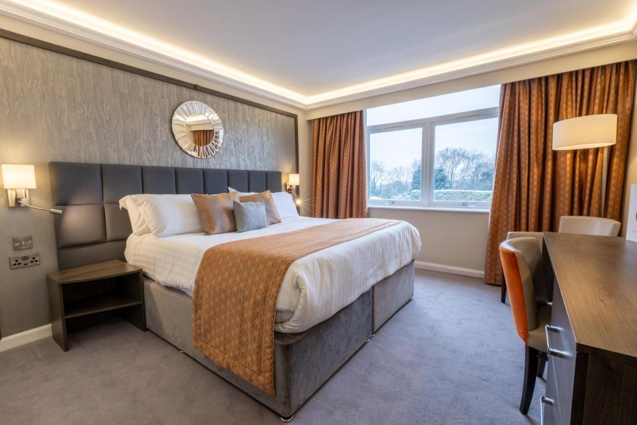 Park Hall Hotel And Spa Wolverhampton Eksteriør billede