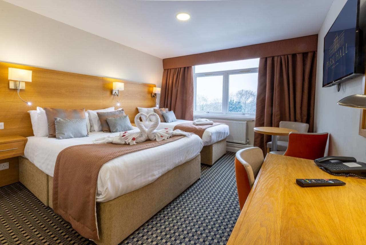 Park Hall Hotel And Spa Wolverhampton Eksteriør billede
