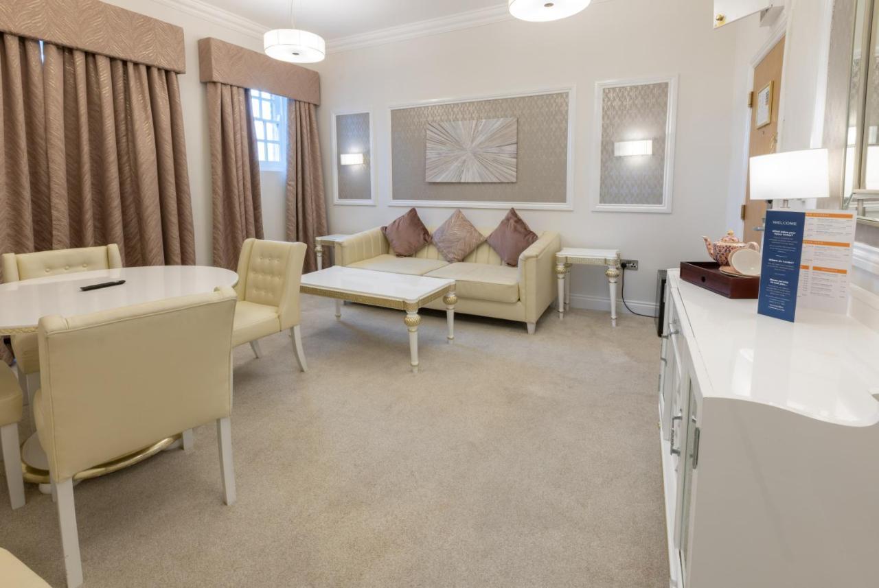 Park Hall Hotel And Spa Wolverhampton Eksteriør billede