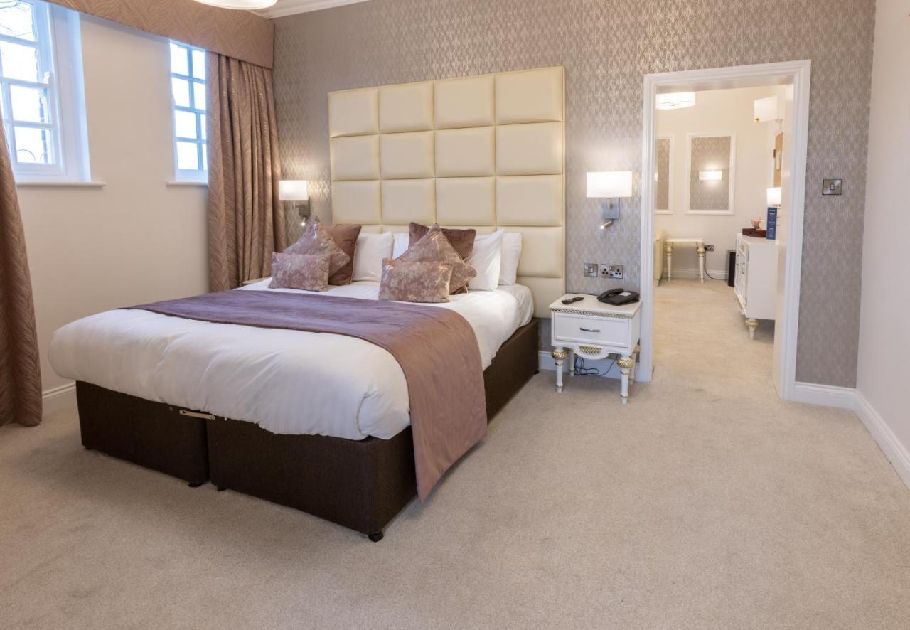 Park Hall Hotel And Spa Wolverhampton Eksteriør billede