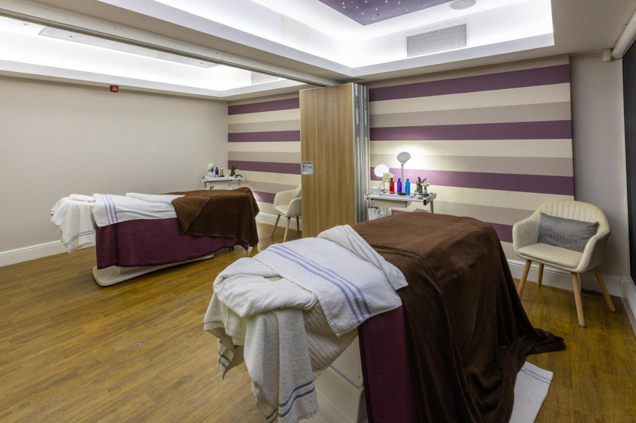 Park Hall Hotel And Spa Wolverhampton Eksteriør billede