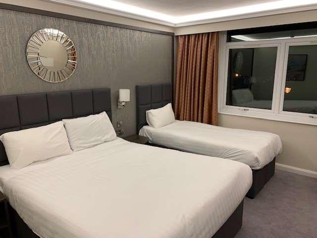 Park Hall Hotel And Spa Wolverhampton Værelse billede