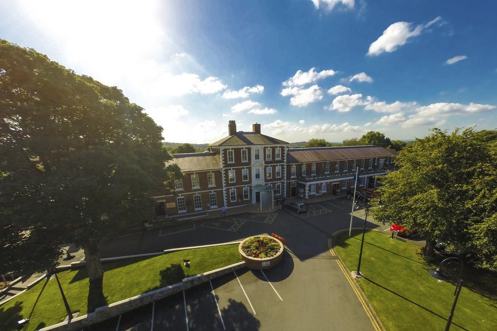 Park Hall Hotel And Spa Wolverhampton Eksteriør billede