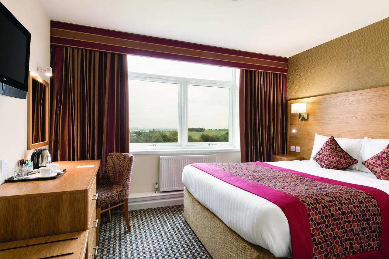 Park Hall Hotel And Spa Wolverhampton Eksteriør billede