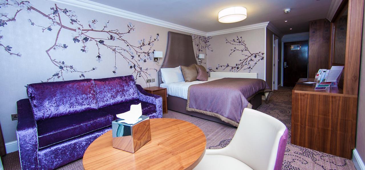 Park Hall Hotel And Spa Wolverhampton Eksteriør billede