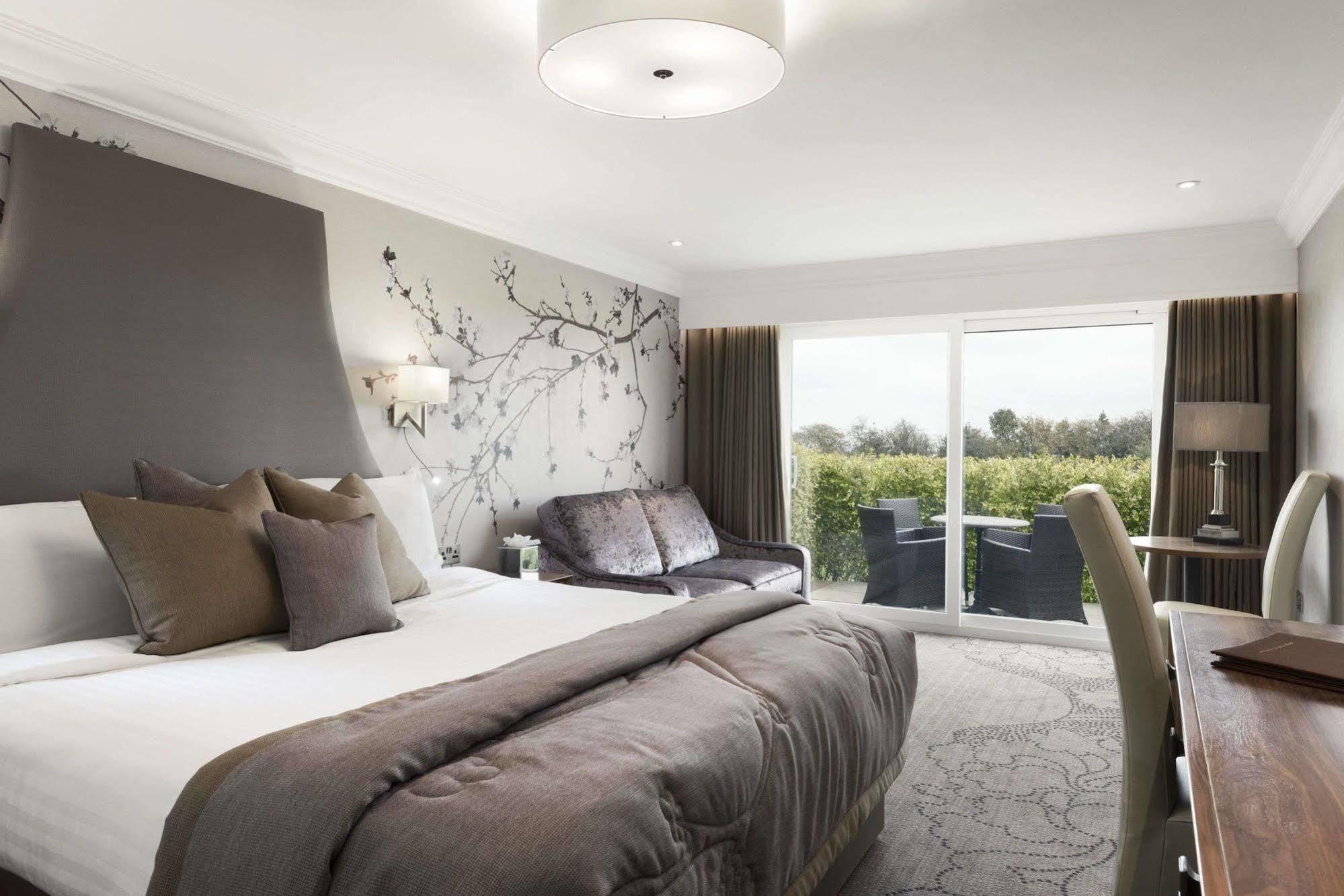 Park Hall Hotel And Spa Wolverhampton Eksteriør billede